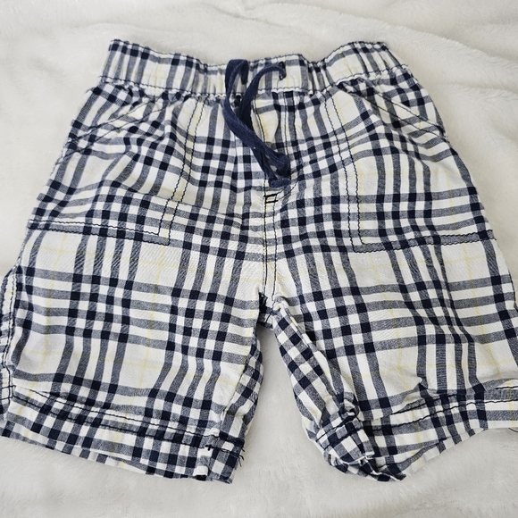 First Impressions & Carters Baby Boy Size 24M 2T Shorts‎ Plaid Striped Casual - Picture 2 of 7